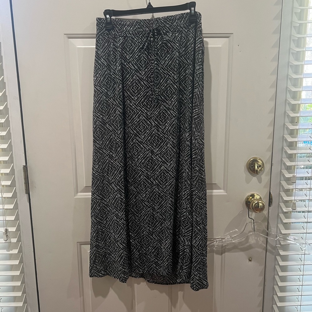 Vintage Guess Black & White Geometric Print Maxi Skirt